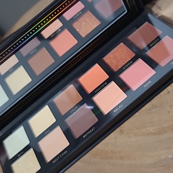 BNIB ace beautē serenity palette - Picture 3 of 3